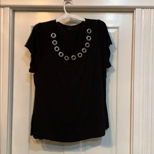 Tee silver embellishments